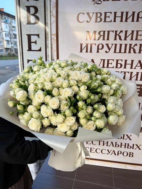 Букет кустовой розы в Ессентуках — 15 000 ₽