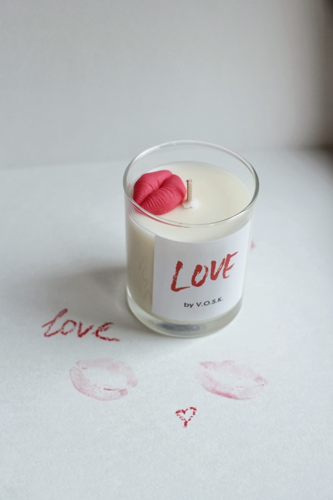 Ароматическая свеча "love" - 900 ₽