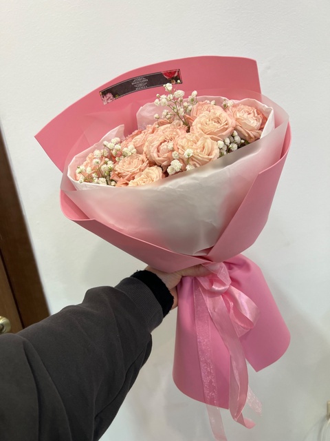 Букет из кустовых роз в Ессентуках — 1 900 ₽