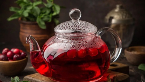 Чай ягодный в чайнике - 380 ₽