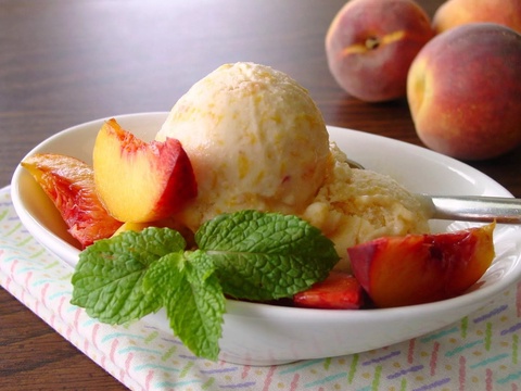 Мороженое с фруктами в Лермонтове — 170 ₽