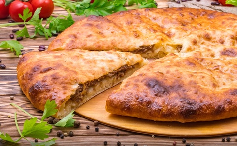 Пирог с мясом из нежнейшей телятины в Железноводске — 650 ₽