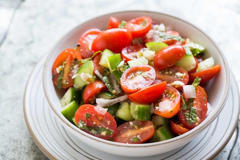 Салат помидоры и огурцы - 130 ₽