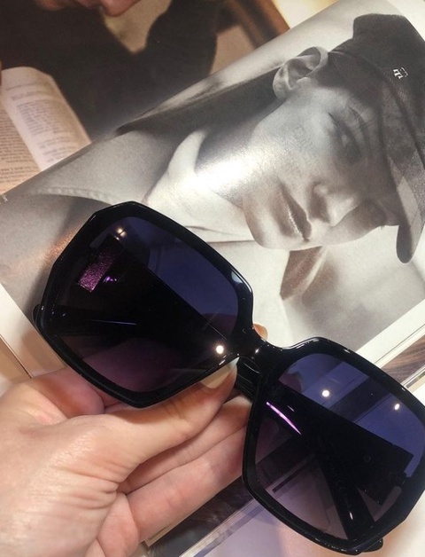 Солнцезащитные классические очки - 1 000 ₽