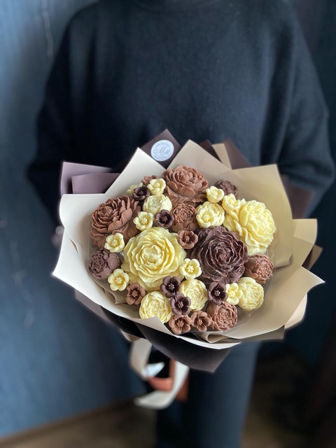 Букет из шоколадных цветов в Ессентуках — 2 900 ₽