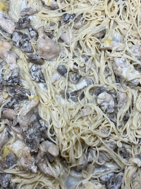 Спагетти с курицей и грибами в сливках - 150 ₽