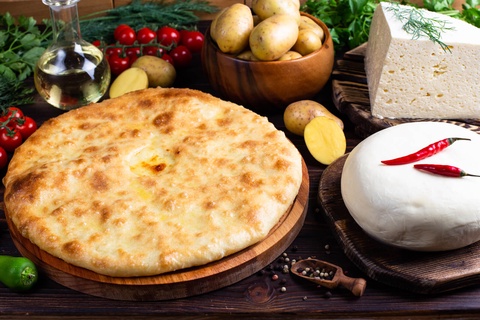 Пирог с картофелем и сыром в Пятигорске — 400 ₽