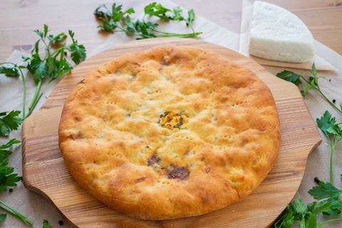 Пирог с сыром и зеленью - 390 ₽
