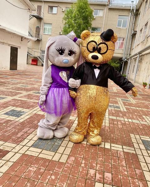 Поздравление от Большого Мишки и Зайки в Железноводске — 2 000 ₽
