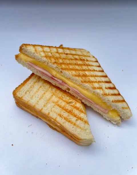 Сэндвич ветчина сыр - 120 ₽