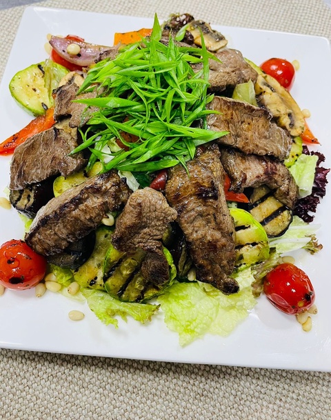 Гриль-салат с телятиной в Ессентуках — 650 ₽