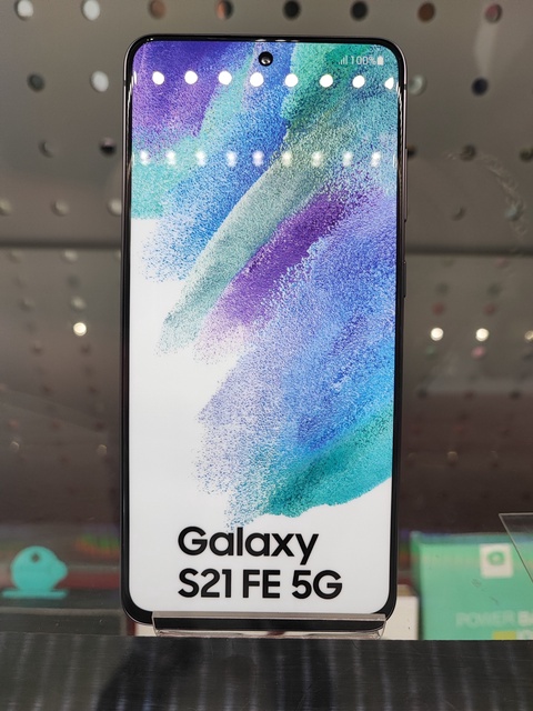 Samsung Galaxy S21FE - 59 990 ₽