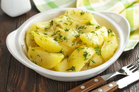 Картофель отварной с укропом и маслом в Железноводске — 60 ₽