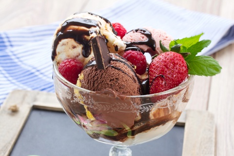 Мороженое (фрукты, топинг, шоколад - 350 ₽