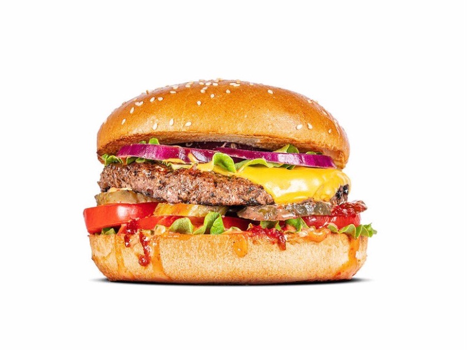 Бургер говяжий - 290 ₽, заказать онлайн.