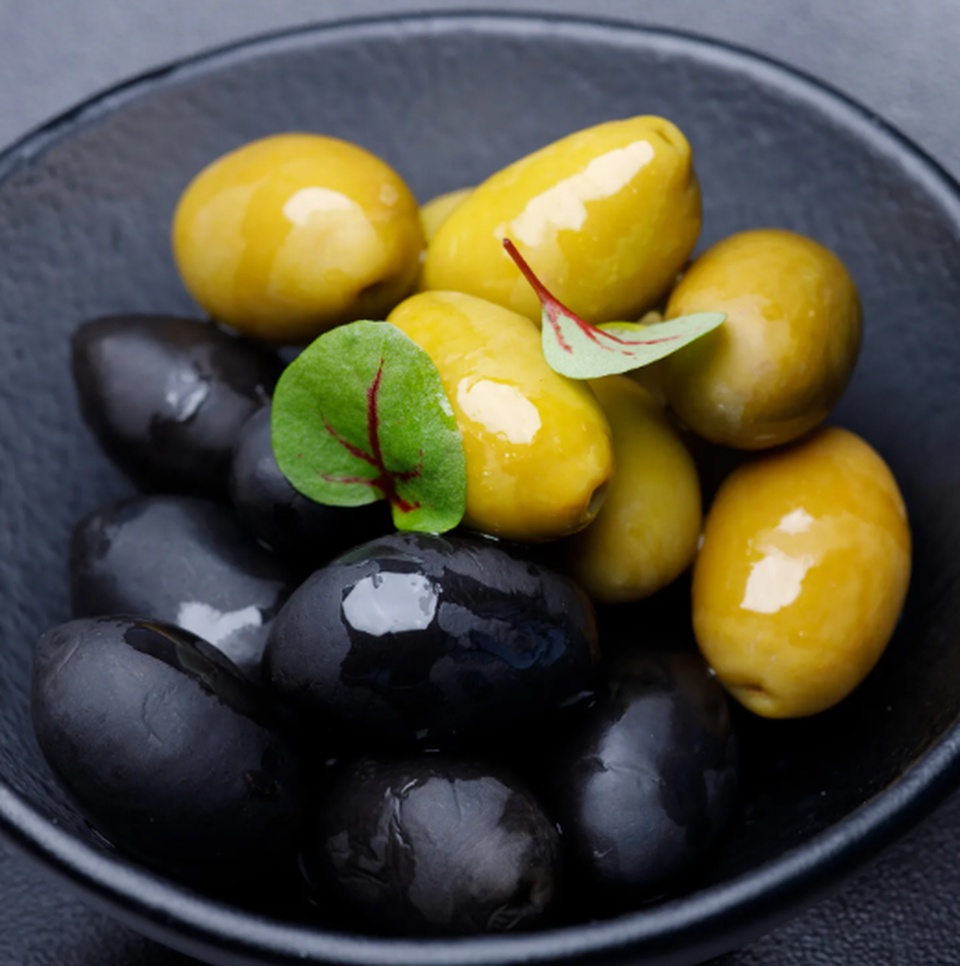 Сочетание маслин и оливок - 280 ₽, заказать онлайн.