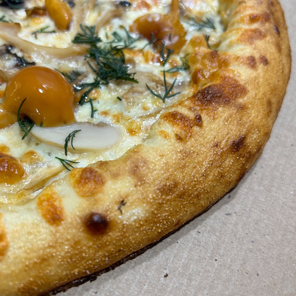 Пицца Грибная (33 см) - 539 ₽, заказать онлайн.