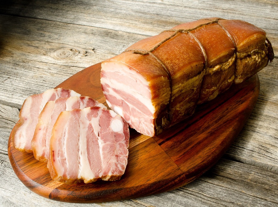 Грудинка свиная варено-копченая - 600 ₽, заказать онлайн.