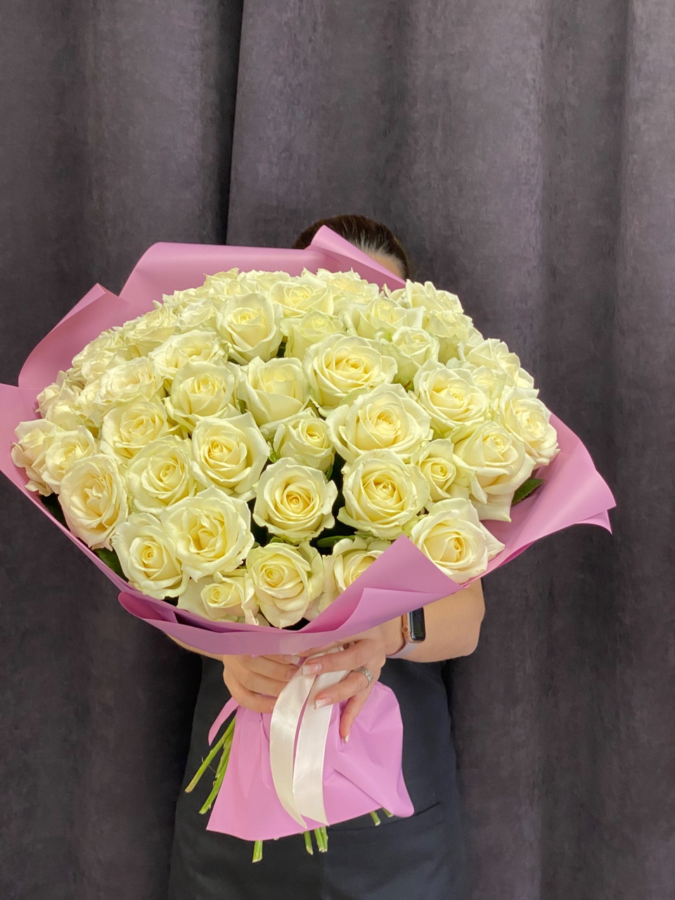 Букет из 51 белой розы - 4 800 ₽, заказать онлайн.