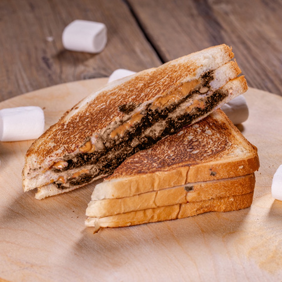 Сэндвич с арахисовой пастой и нутеллой - 280 ₽, заказать онлайн.