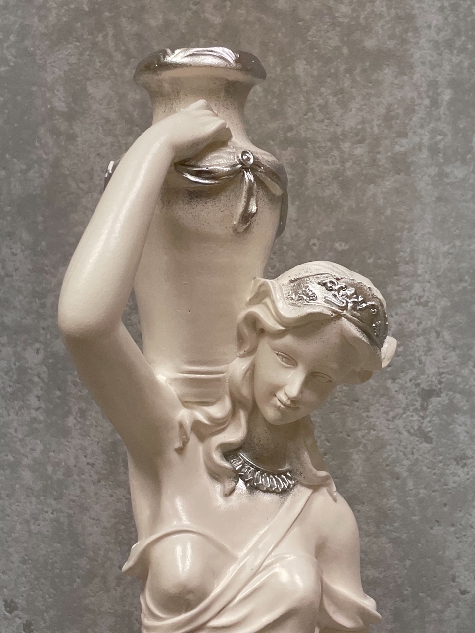 Статуэтка декоративная «Дева с кувшином»(цвет белый с  серебром) - 650 ₽, заказать онлайн.