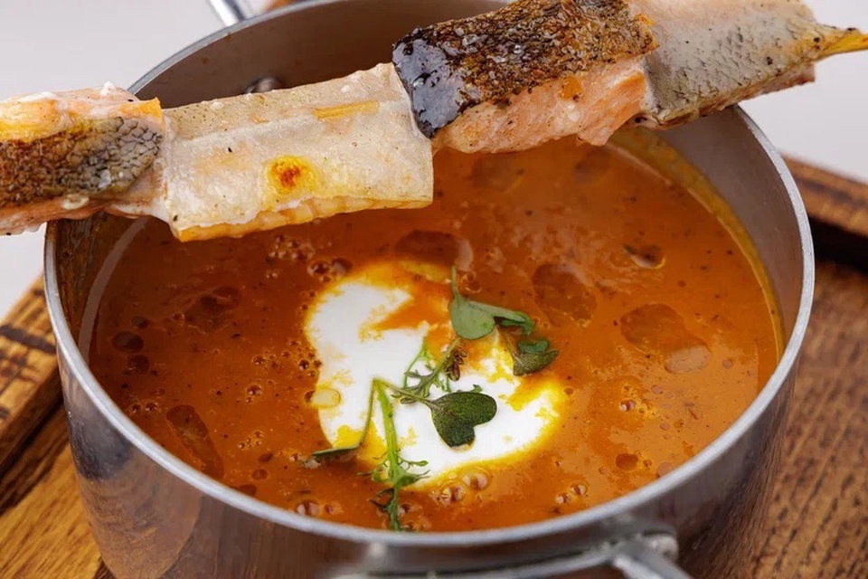 Суп из печеных томатов с форелью и сметаной - 520 ₽, заказать онлайн.