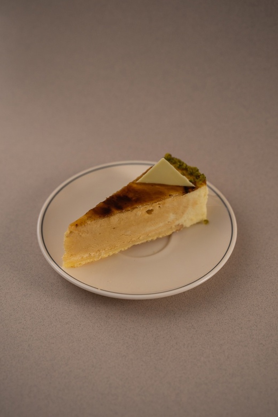 Пирожное Чиз-кейк "Карамельный" - 160 ₽, заказать онлайн.