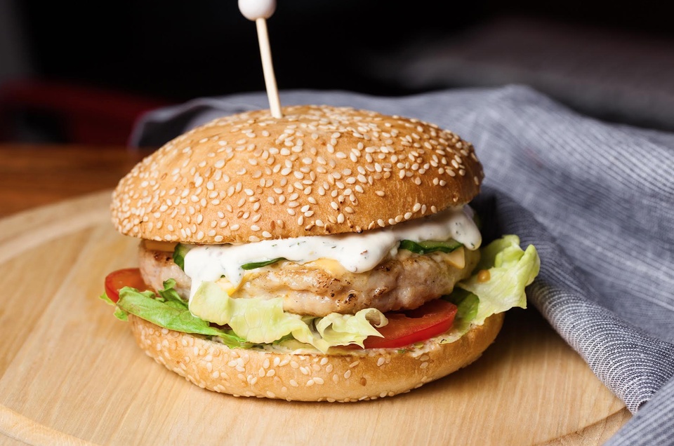 Гамбургер  от Армика курица филе - 120 ₽, заказать онлайн.