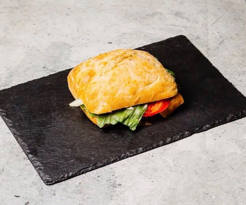 Чиабатта-сэндвич - 270 ₽, заказать онлайн.
