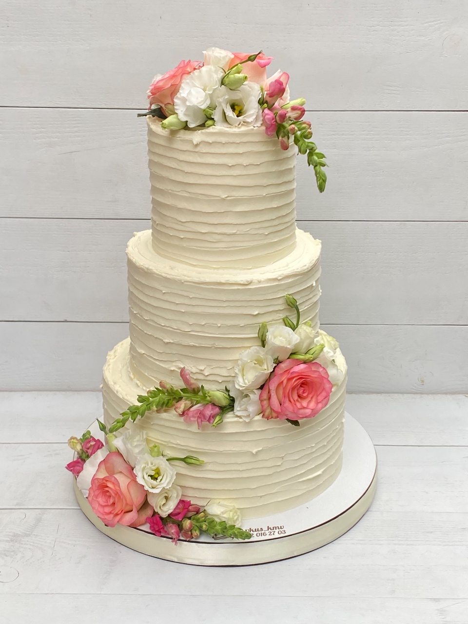 Свадебный торт - 1 700 ₽, заказать онлайн.