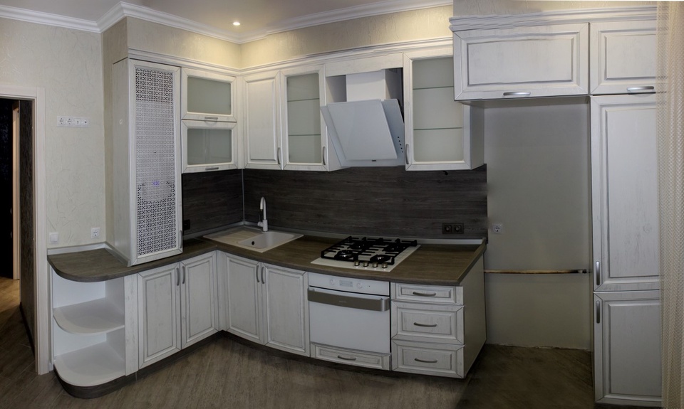 Кухня МДФ белая с серебряной патиной с фрезеровкой Пятигорск - 0 ₽, заказать онлайн.