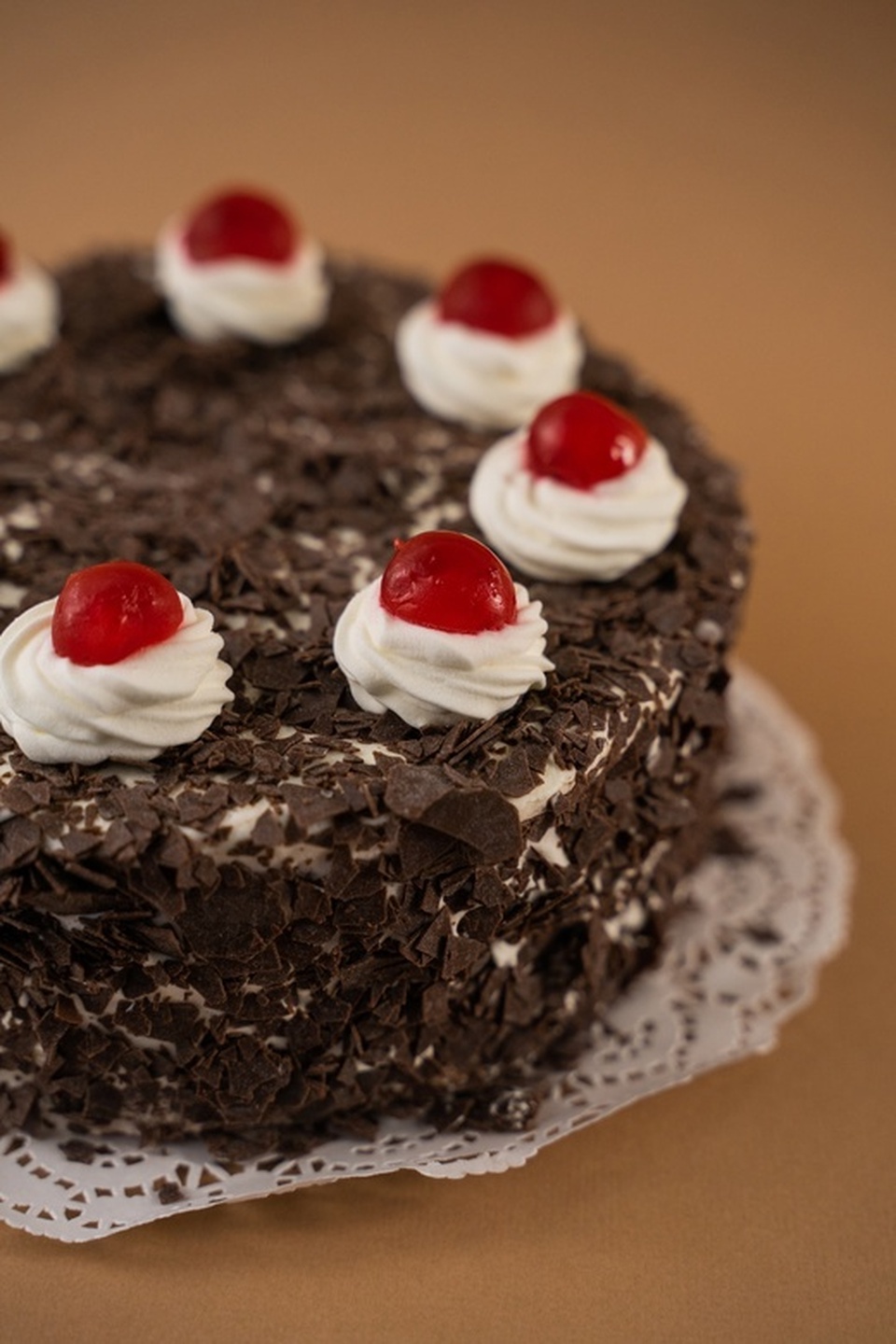 Торт "Черный лес" 1600 г - 2 100 ₽, заказать онлайн.