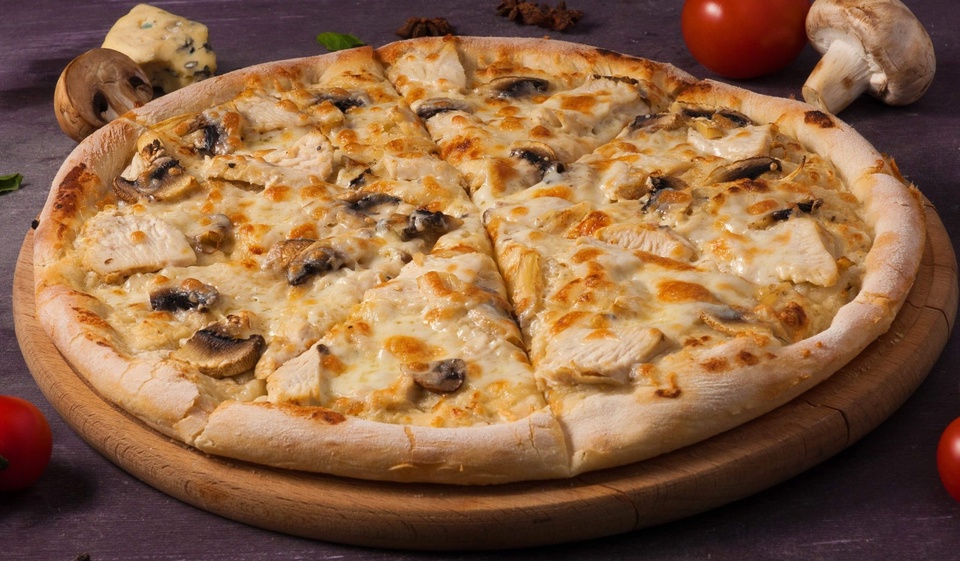 Пицца "Курица с грибами" - 370 ₽, заказать онлайн.