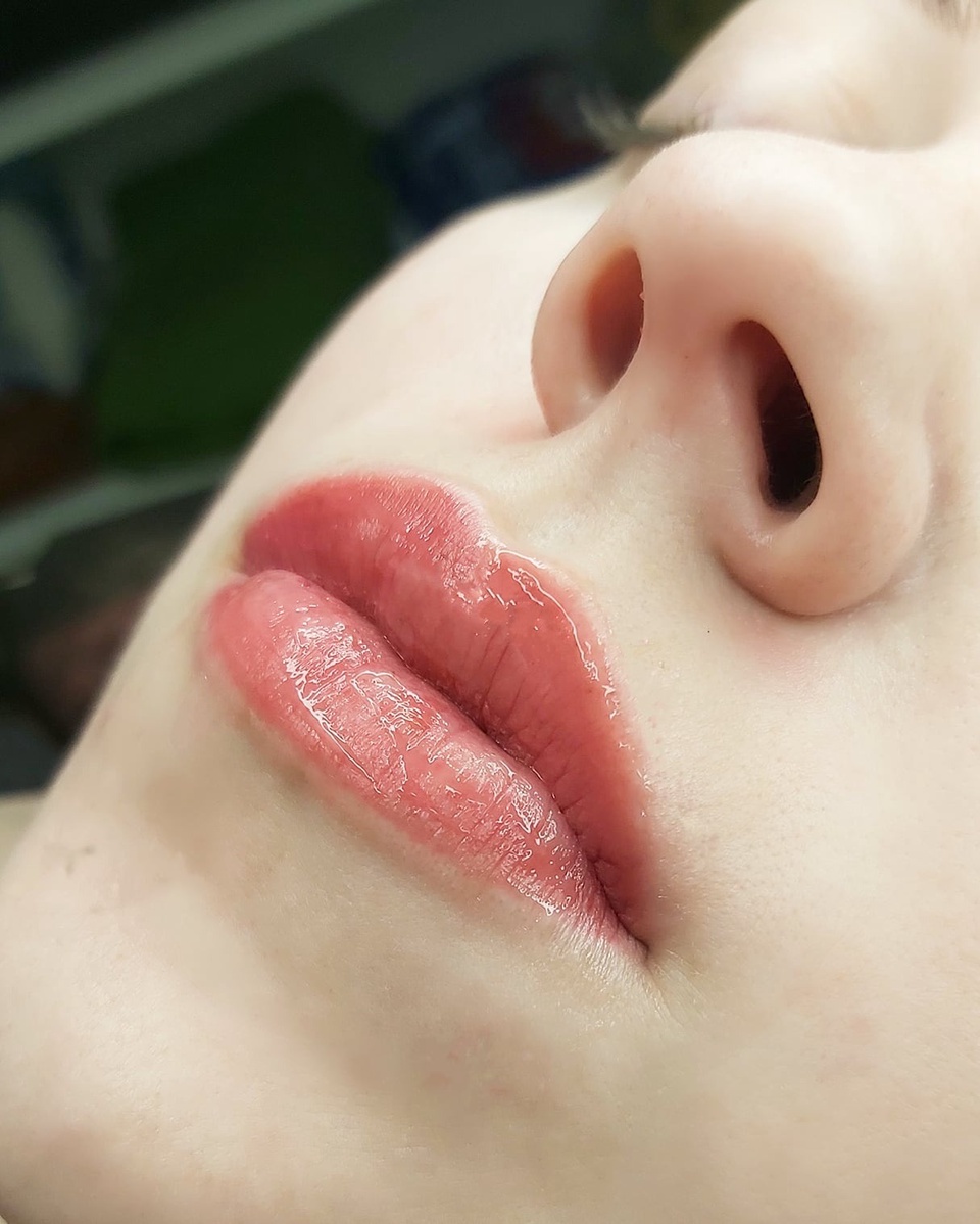Перманентный макияж губ - 4 000 ₽, заказать онлайн.