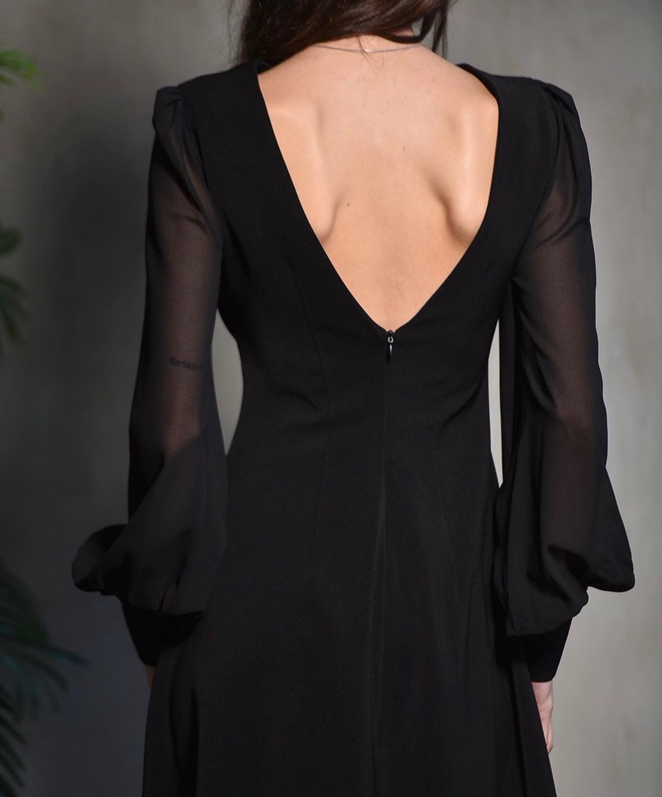 Платье с вырезом на спине - 7 000 ₽, заказать онлайн.