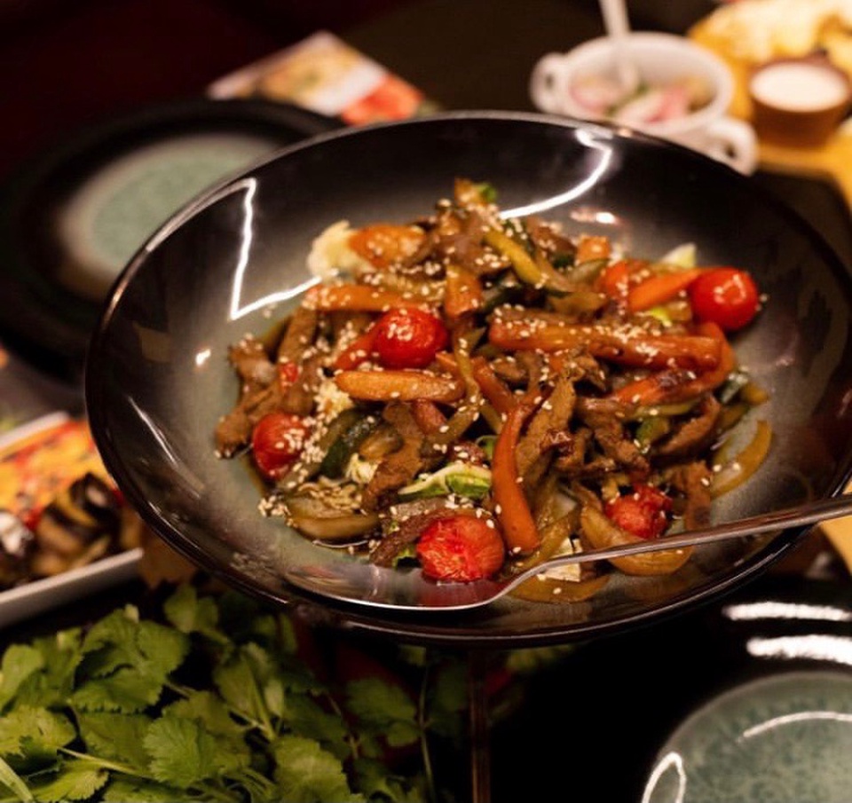 Тёплый салат с телятиной - 350 ₽, заказать онлайн.