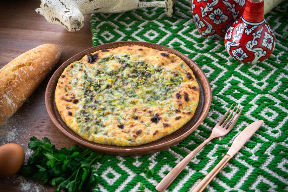 Осетинский пирогс зеленью/с картофелем и сыром - 315 ₽, заказать онлайн.
