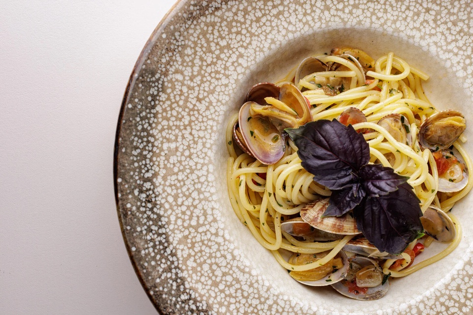 Спагетти с вонголе (средней остроты) - 535 ₽, заказать онлайн.