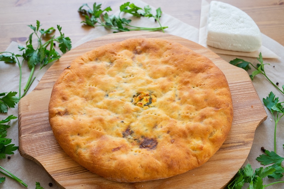 Пирог с сыром и зеленью - 390 ₽, заказать онлайн.