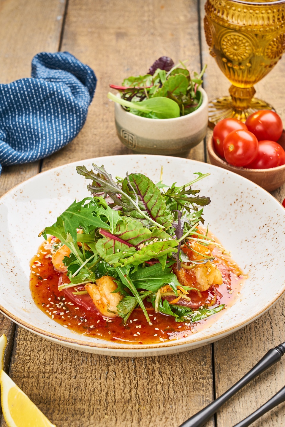 Теплый салат с креветками - 690 ₽, заказать онлайн.