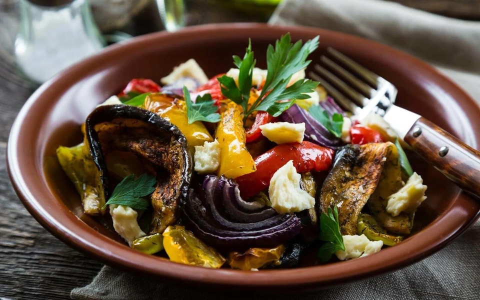 Салат с баклажаном и мясом - 310 ₽, заказать онлайн.