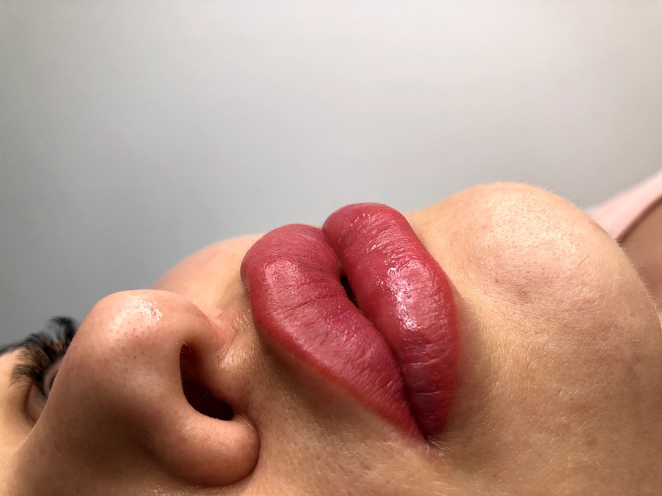 Перманентный макияж губ - 4 500 ₽, заказать онлайн.