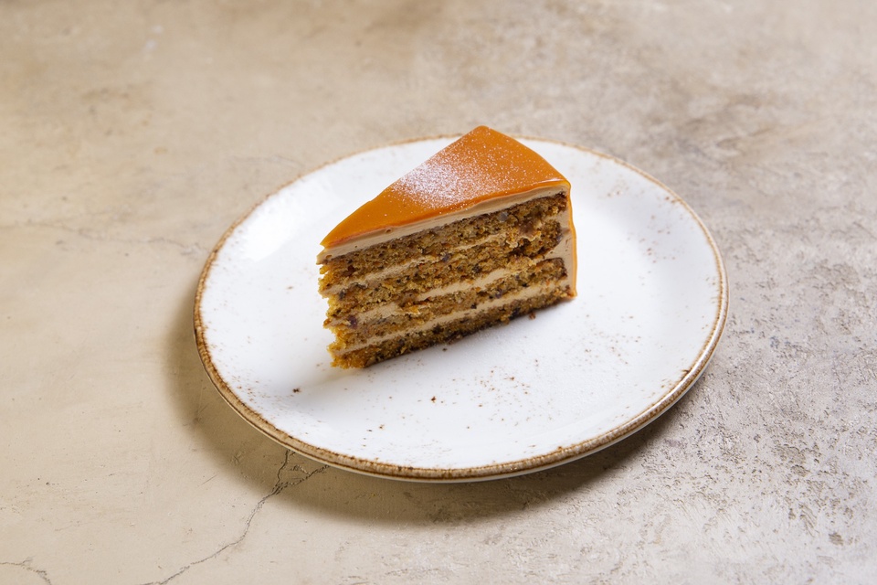 Морковный торт с домашней сметаной - 320 ₽, заказать онлайн.