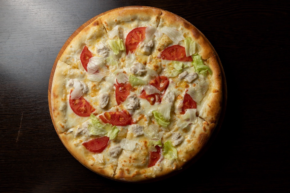 Цезарь пицца - 480 ₽, заказать онлайн.