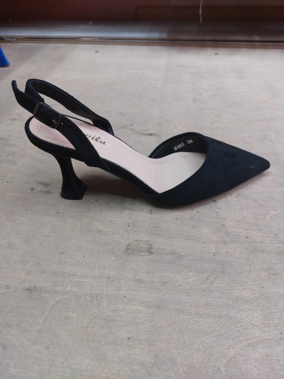 Босоножки на каблуке черные - 2 500 ₽, заказать онлайн.