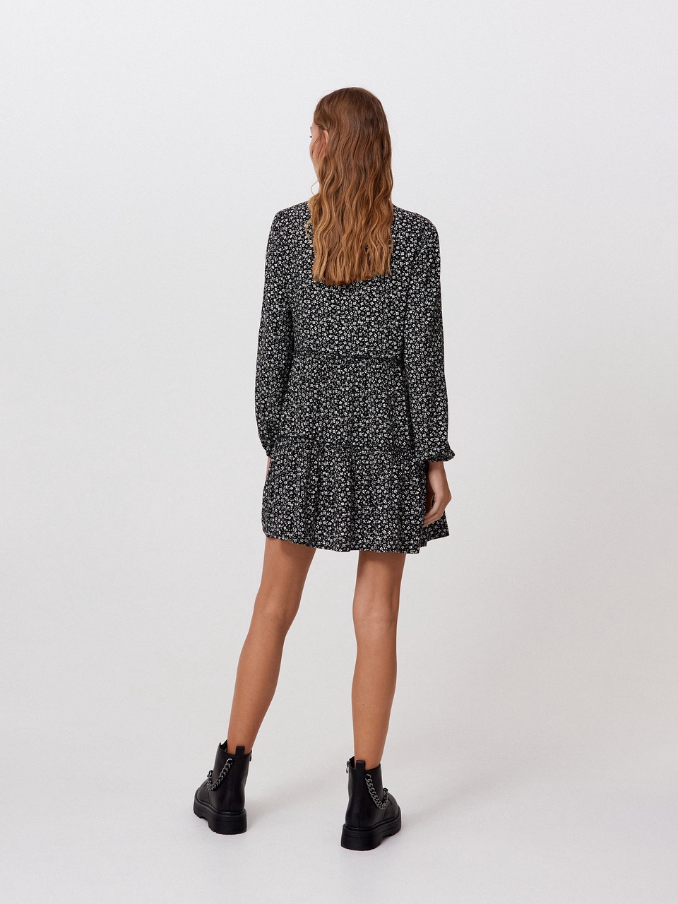 Платье с мелким цветочным узором - 1 599 ₽, заказать онлайн.
