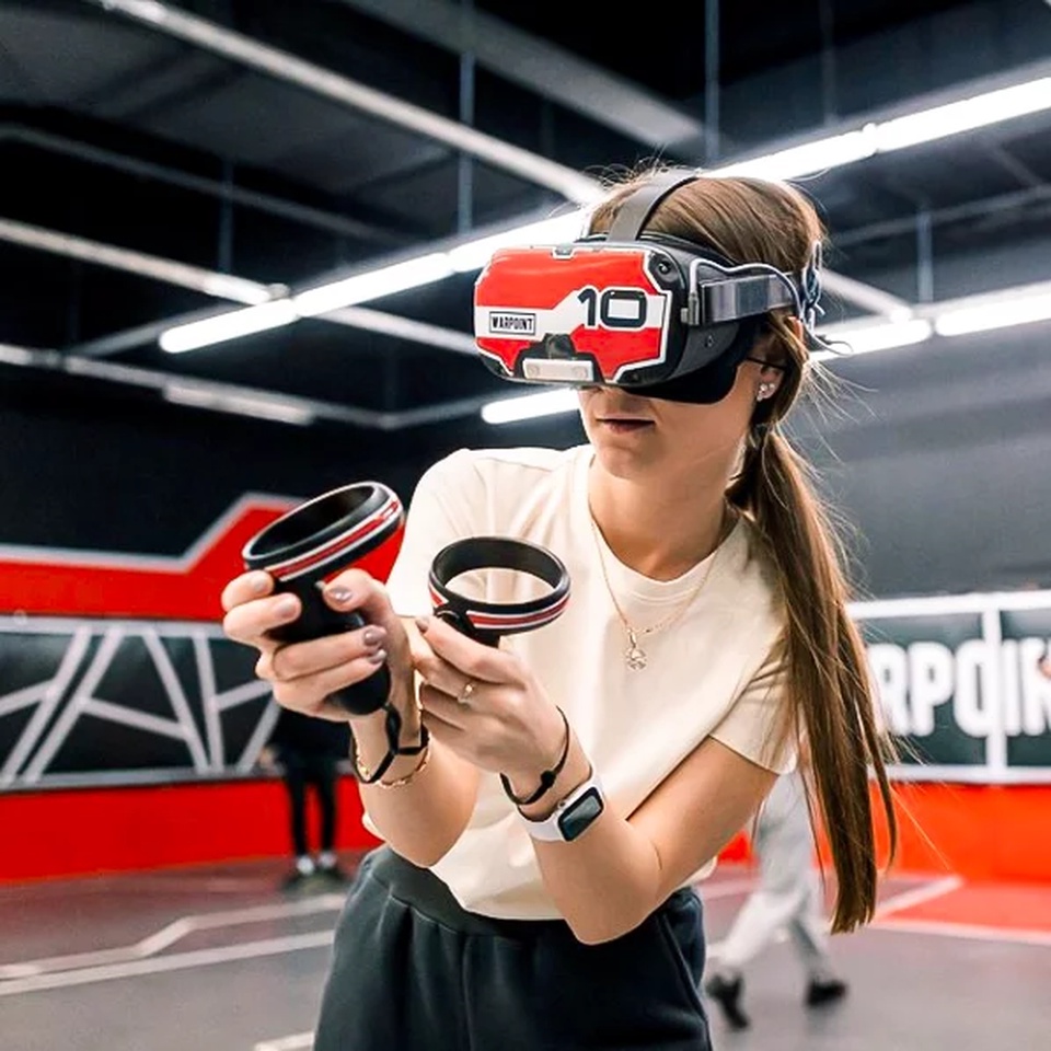VR-ARENA 45 минут игры в очках виртуальной реальности - 700 ₽, заказать онлайн.