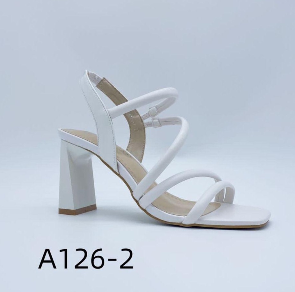 Босоножки на устройчивом каблуке белые - 2 500 ₽, заказать онлайн.