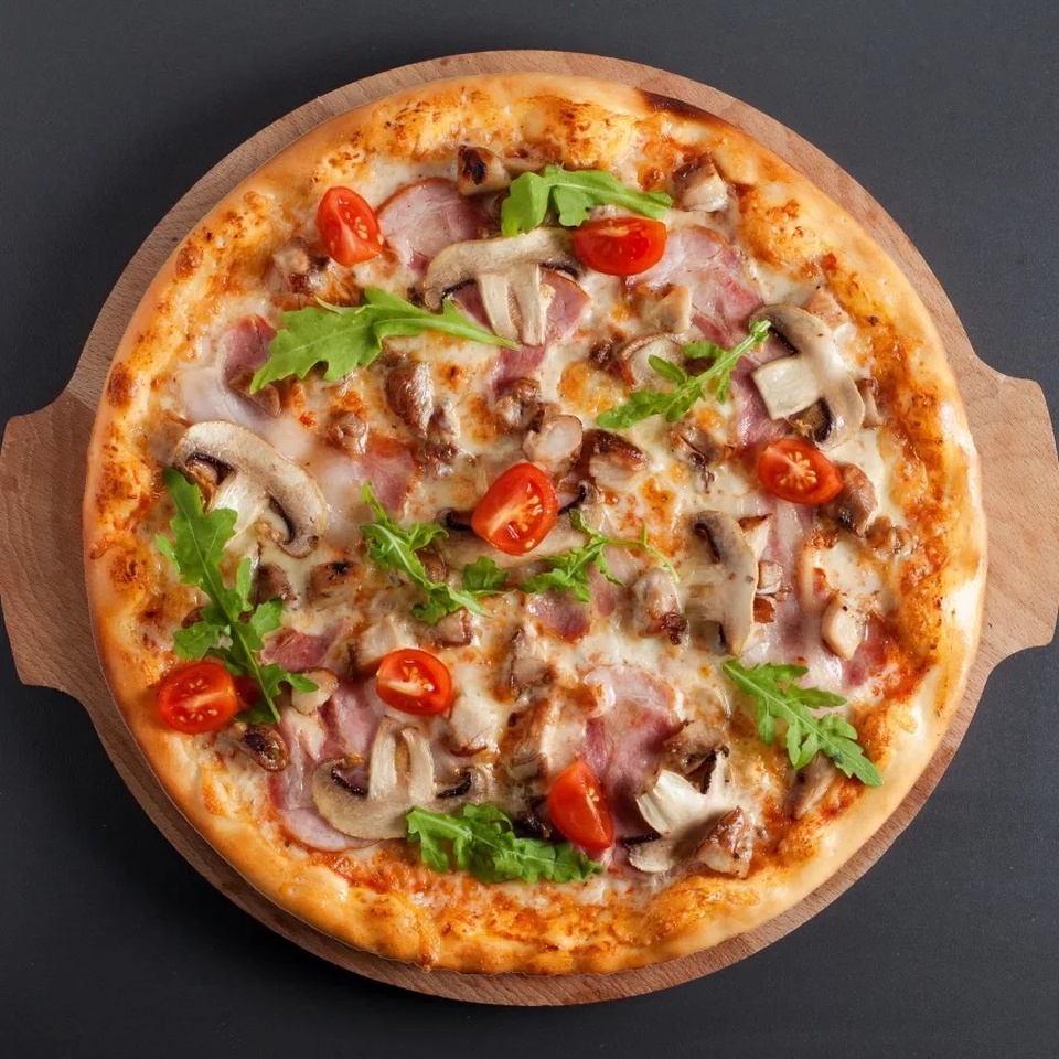 грибная пицца с шампиньонами и колбасой рецепт фото 95