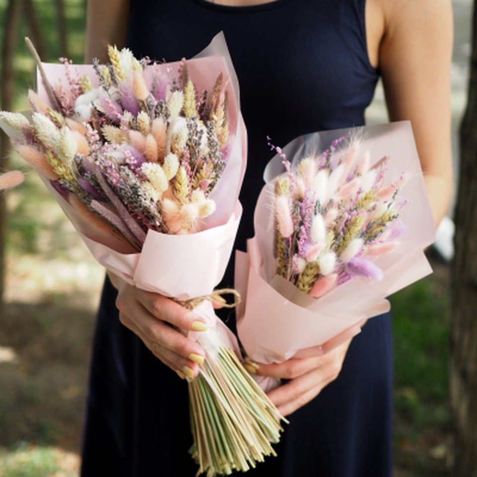 Розовый свёрток сухоцветов - 2 590 ₽, заказать онлайн.